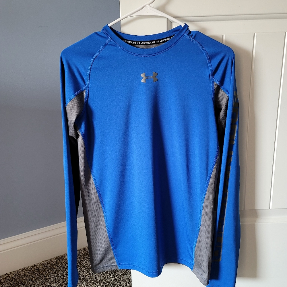 Boys XL Under Armour long sleeve shirt